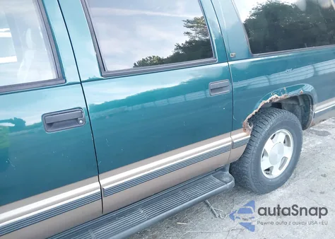 1996 Chevrolet Suburban K1500 из США, поврежденный, VIN 1GNFK16RXTJ350029